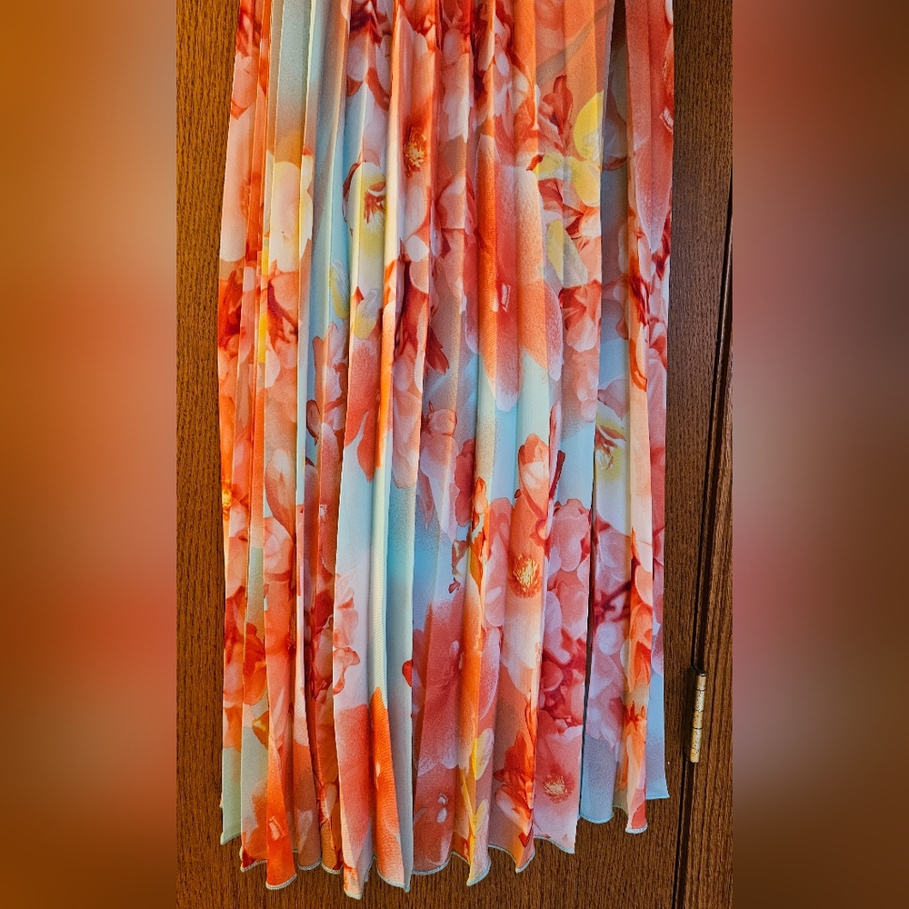 Floral Sleeveless Maxi Dress - Picture 9 of 12